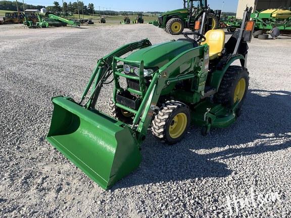 Photo of 2014 John Deere 2025R