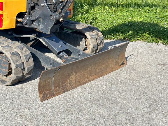 2022 John-Deere 17G