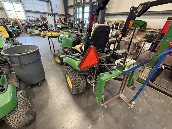 2021 John Deere 1025R - Photo5