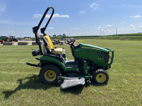 2021 John Deere 1025R - Photo4