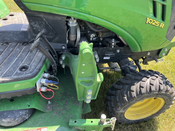 2021 John Deere 1025R - Photo23