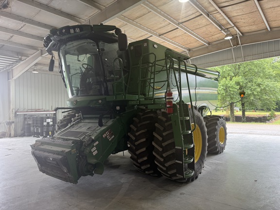 Photo of 2024 John Deere S780