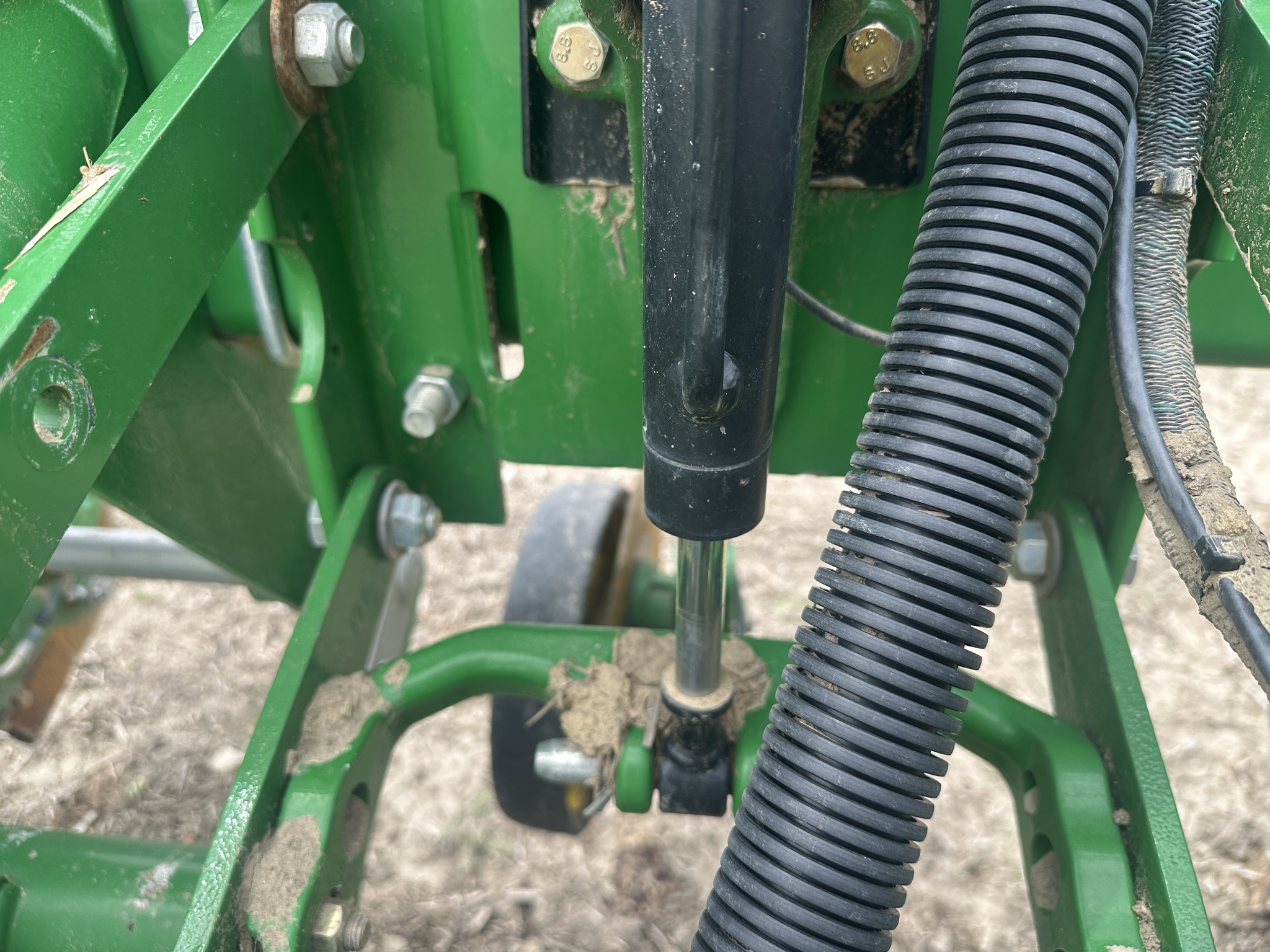 2015 John Deere 1775NT Image 10