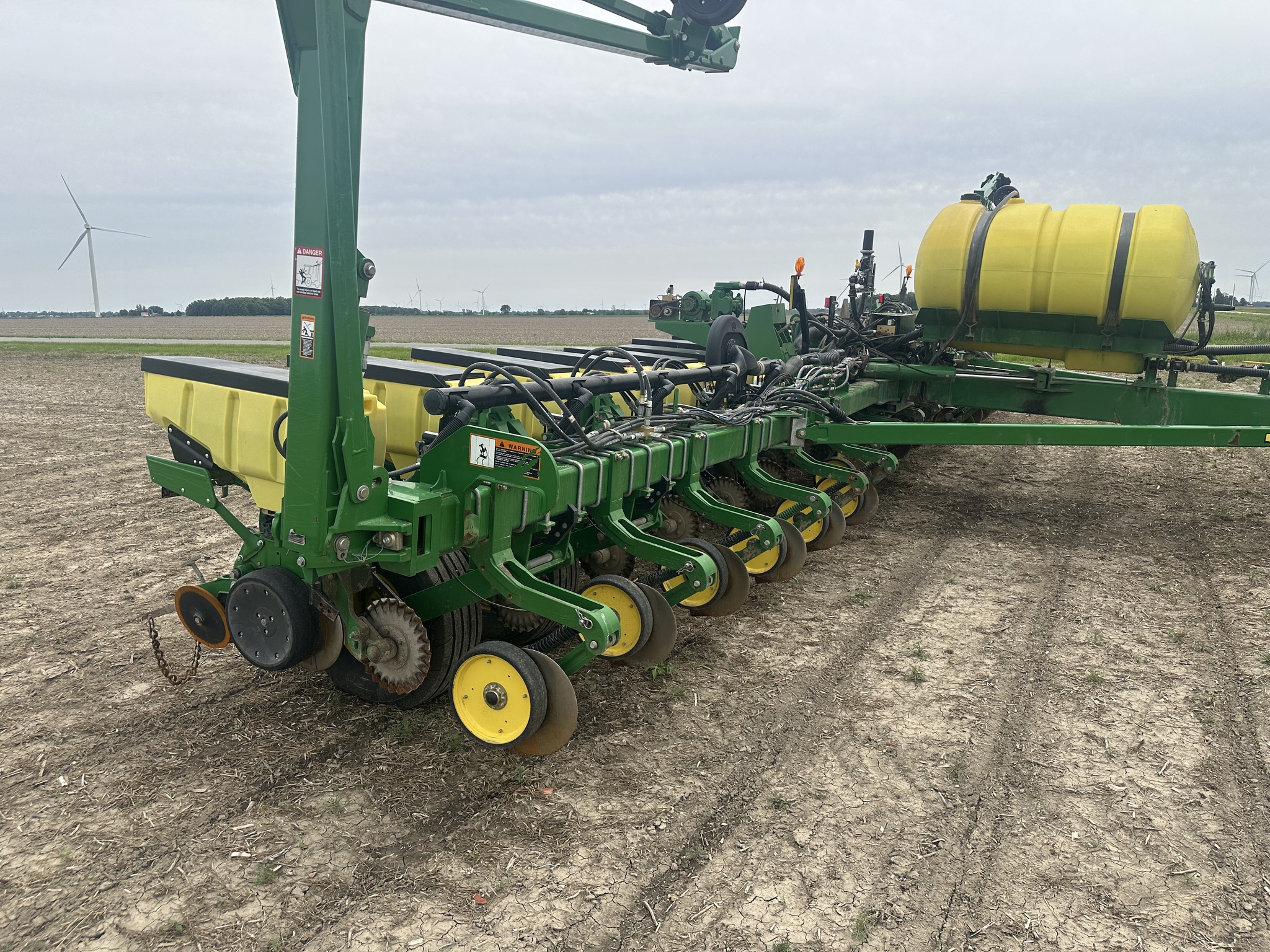2015 John Deere 1775NT Image 15