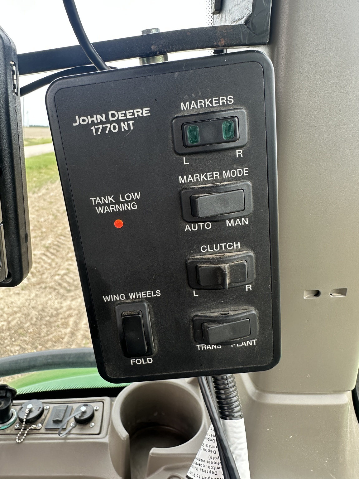 2015 John Deere 1775NT Image 16
