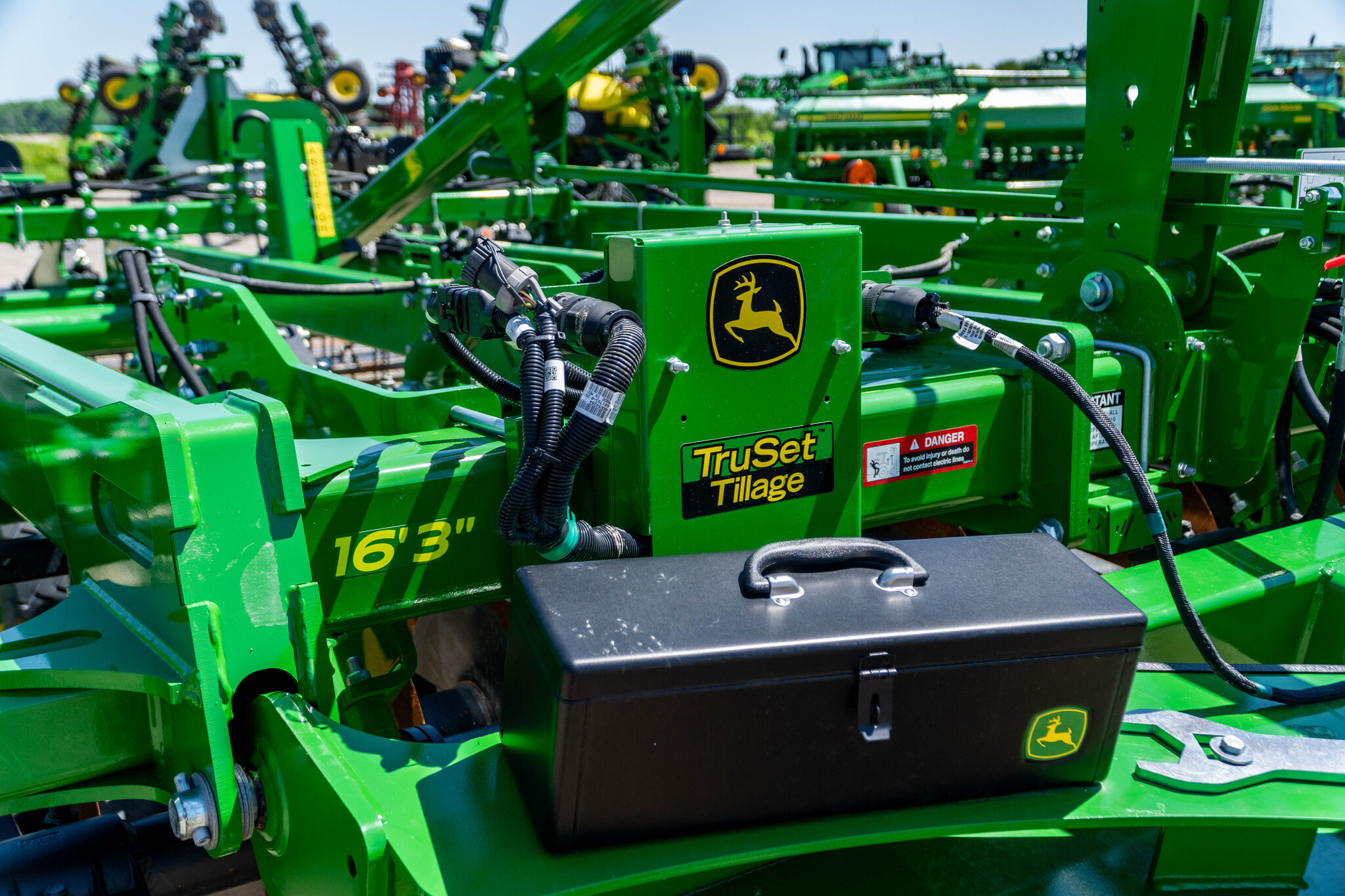 New In-Stock 2025 John Deere CC13 Chisel Plows at Koenig Equipment in Anna, OH - PhotoXL36