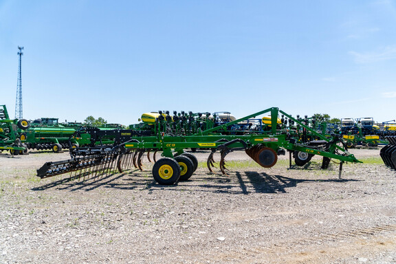 New In-Stock 2025 John Deere CC13 Chisel Plows at Koenig Equipment in Anna, OH - Photo5