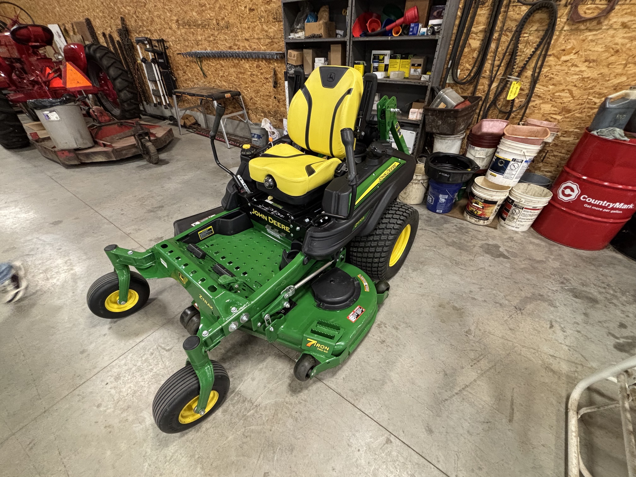 Used 2021 John Deere Z970R Zero Turn Mowers at Koenig Equipment in Greenville, OH - PhotoXL4