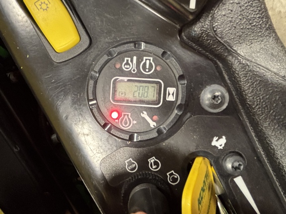 Used 2021 John Deere Z970R Zero Turn Mowers at Koenig Equipment in Greenville, OH - Photo11