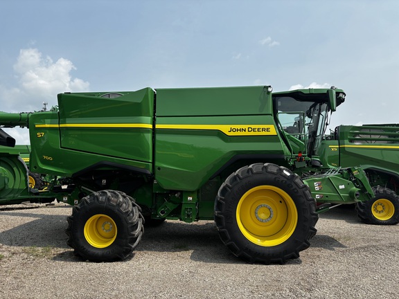 New In-Stock 2026 John Deere S7 700 Combines at Koenig Equipment in Anna, OH - Photo7