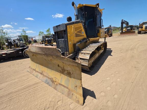 Photo of 2021 John Deere 700L