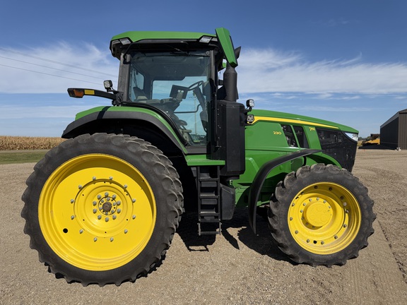 2025 John Deere 7R 230 - Photo2
