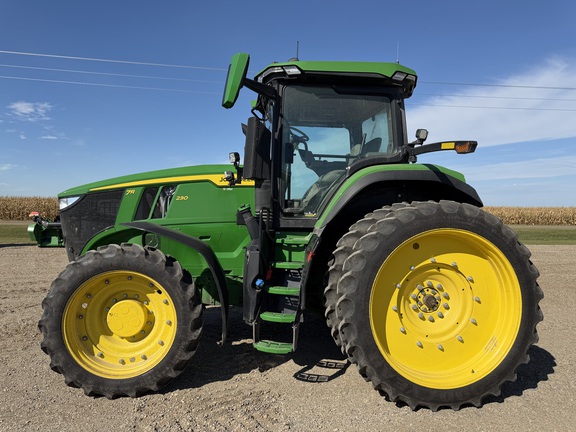 2025 John Deere 7R 230 - Photo6
