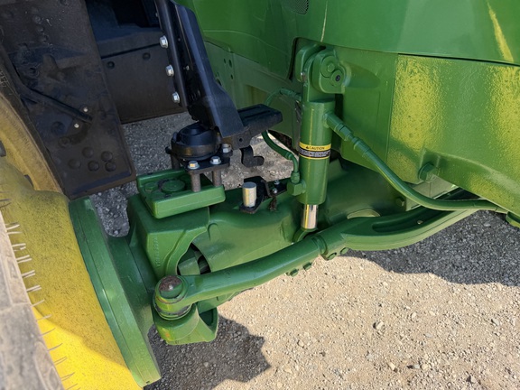 2025 John Deere 7R 230 - Photo13