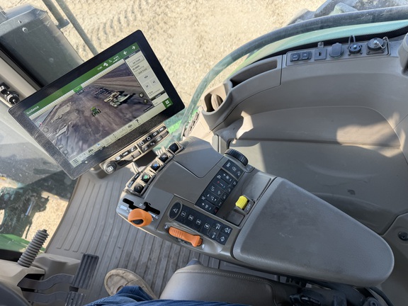2025 John Deere 7R 230 - Photo29
