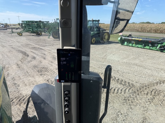 2025 John Deere 7R 230 - Photo30