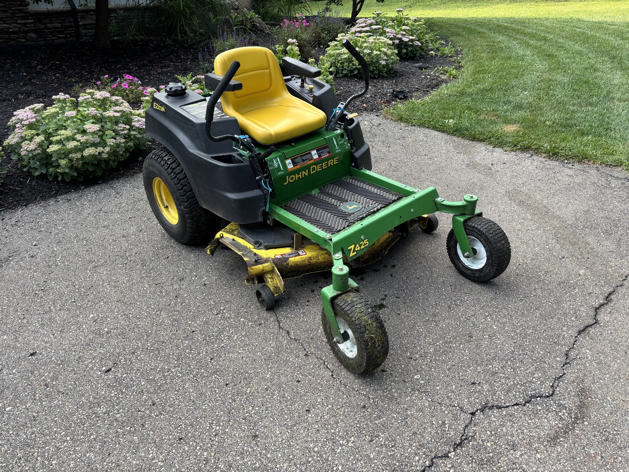 Used 2012 John Deere Z425 Zero Turn Mowers at Koenig Equipment in Urbana, OH - PhotoXL6