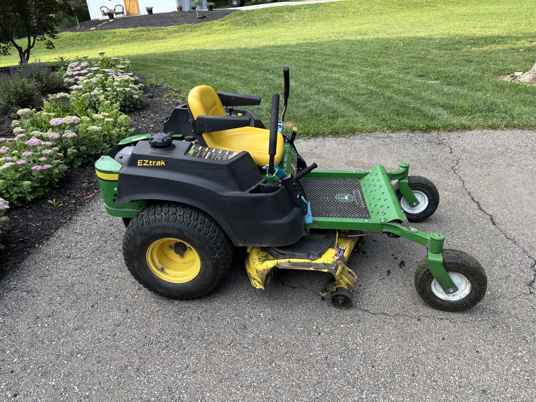 Used 2012 John Deere Z425 Zero Turn Mowers at Koenig Equipment in Urbana, OH - PhotoXL4
