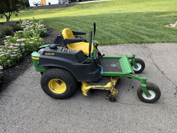 Used 2012 John Deere Z425 Zero Turn Mowers at Koenig Equipment in Urbana, OH - Photo4