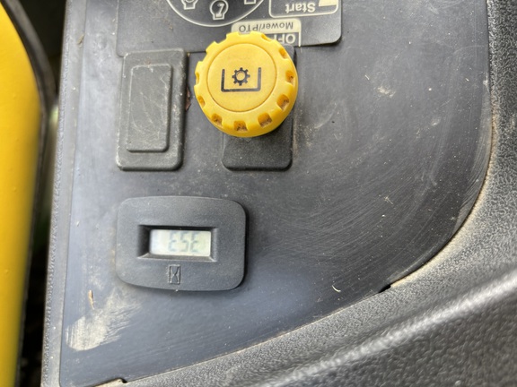 Used 2012 John Deere Z425 Zero Turn Mowers at Koenig Equipment in Urbana, OH - Photo10