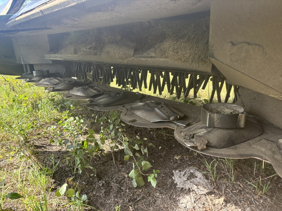 Used 2017 John Deere 956 Mower Conditioners at Horizon Ag & Turf in Lloydminster, AB - Photo11