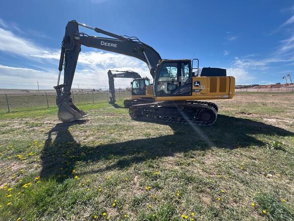2023 John Deere 210P