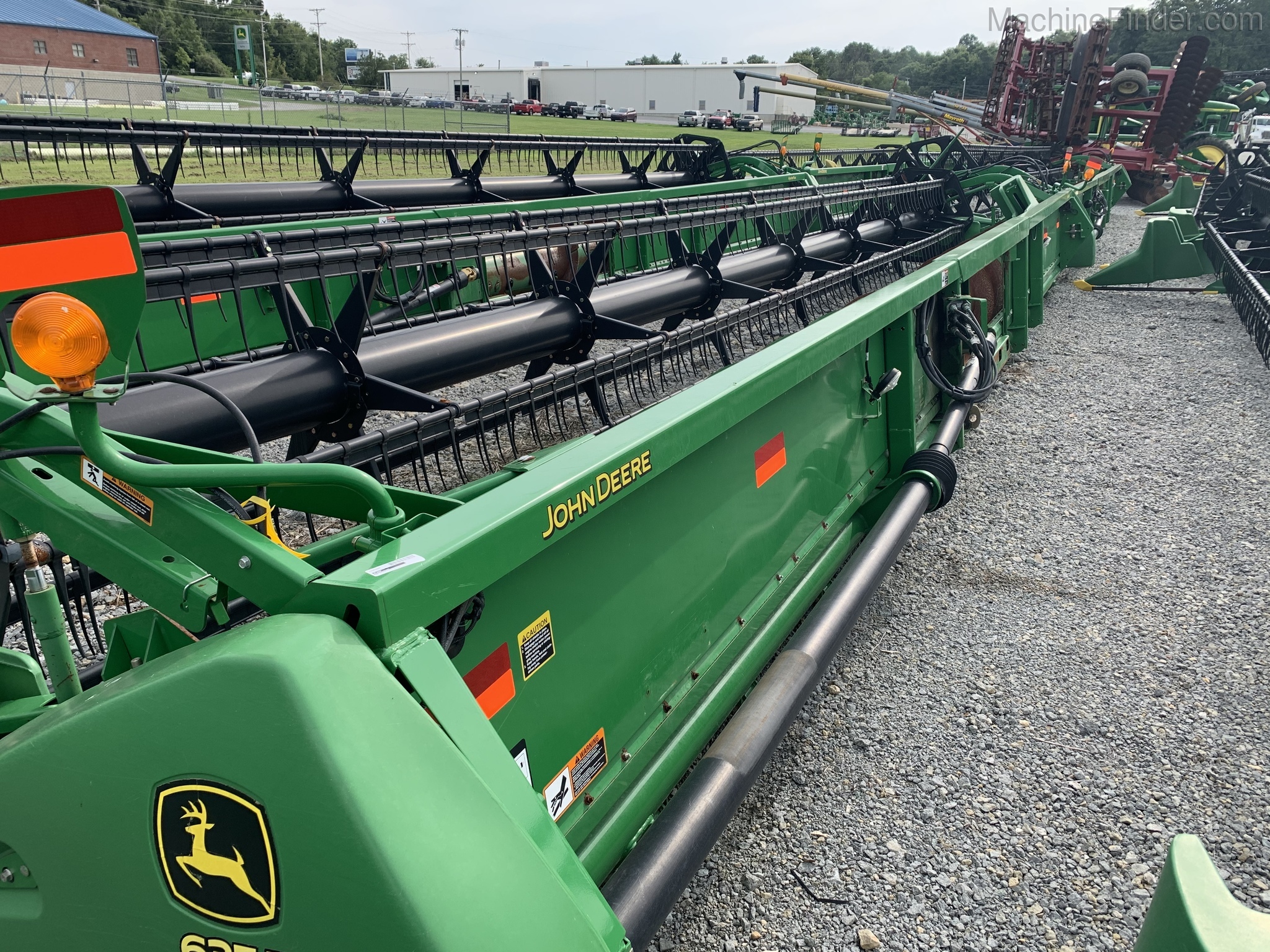 2010 John Deere 635F Image 8