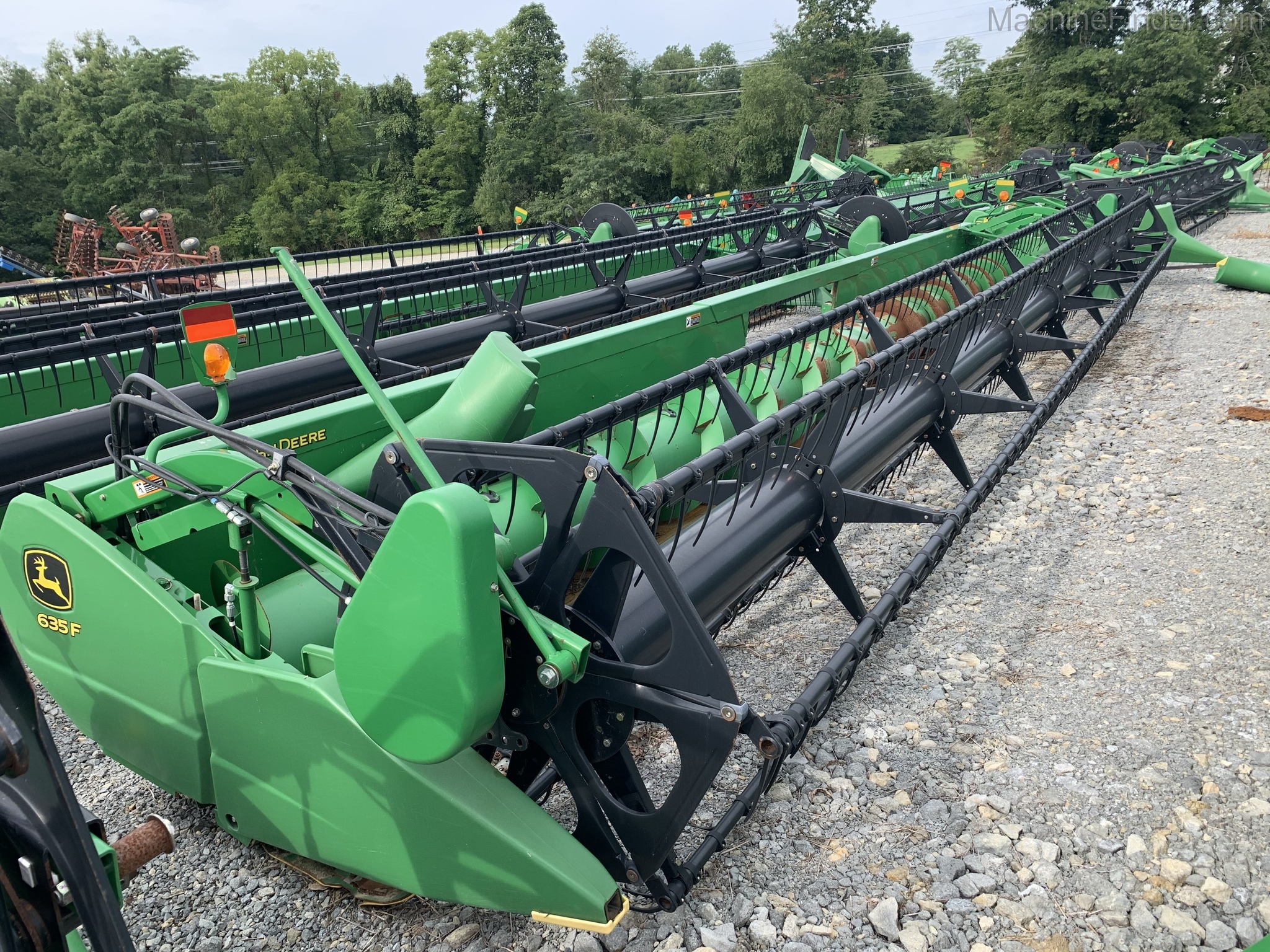 2010 John Deere 635F Image 3