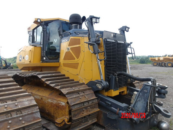 Photo of a 2019 John Deere 950K