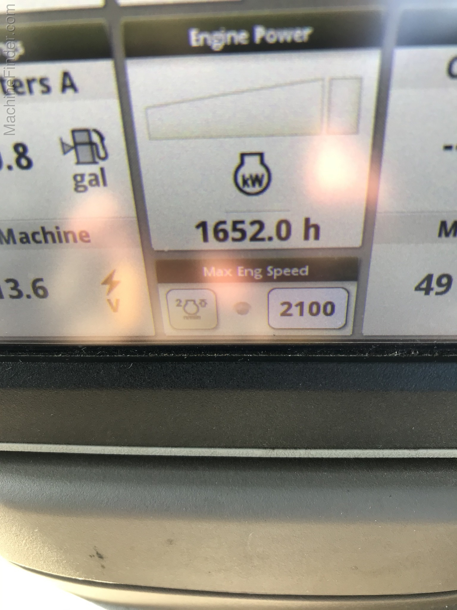 2017 John Deere 6155R Image 9