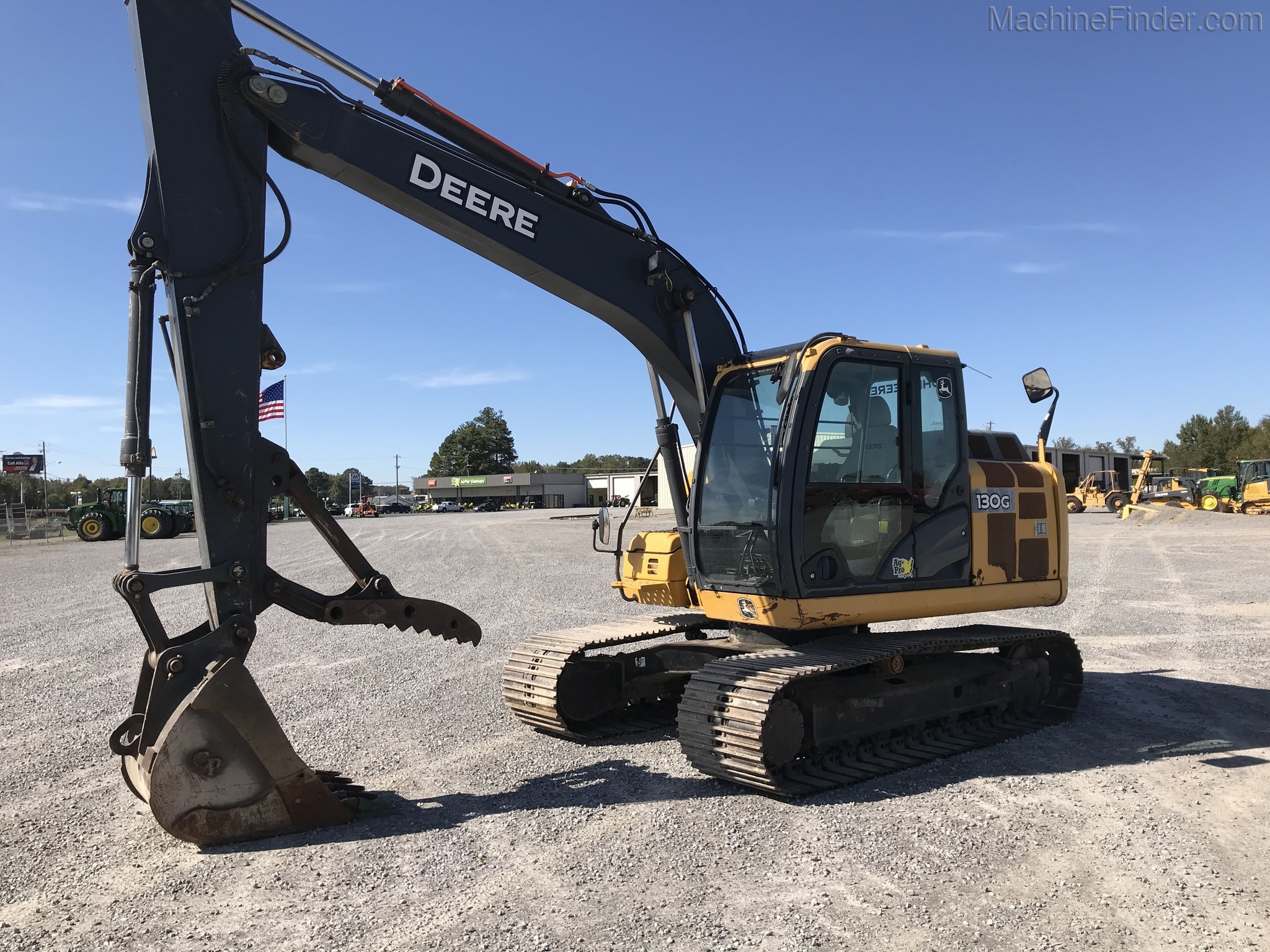 2013 John Deere 130G Image 1