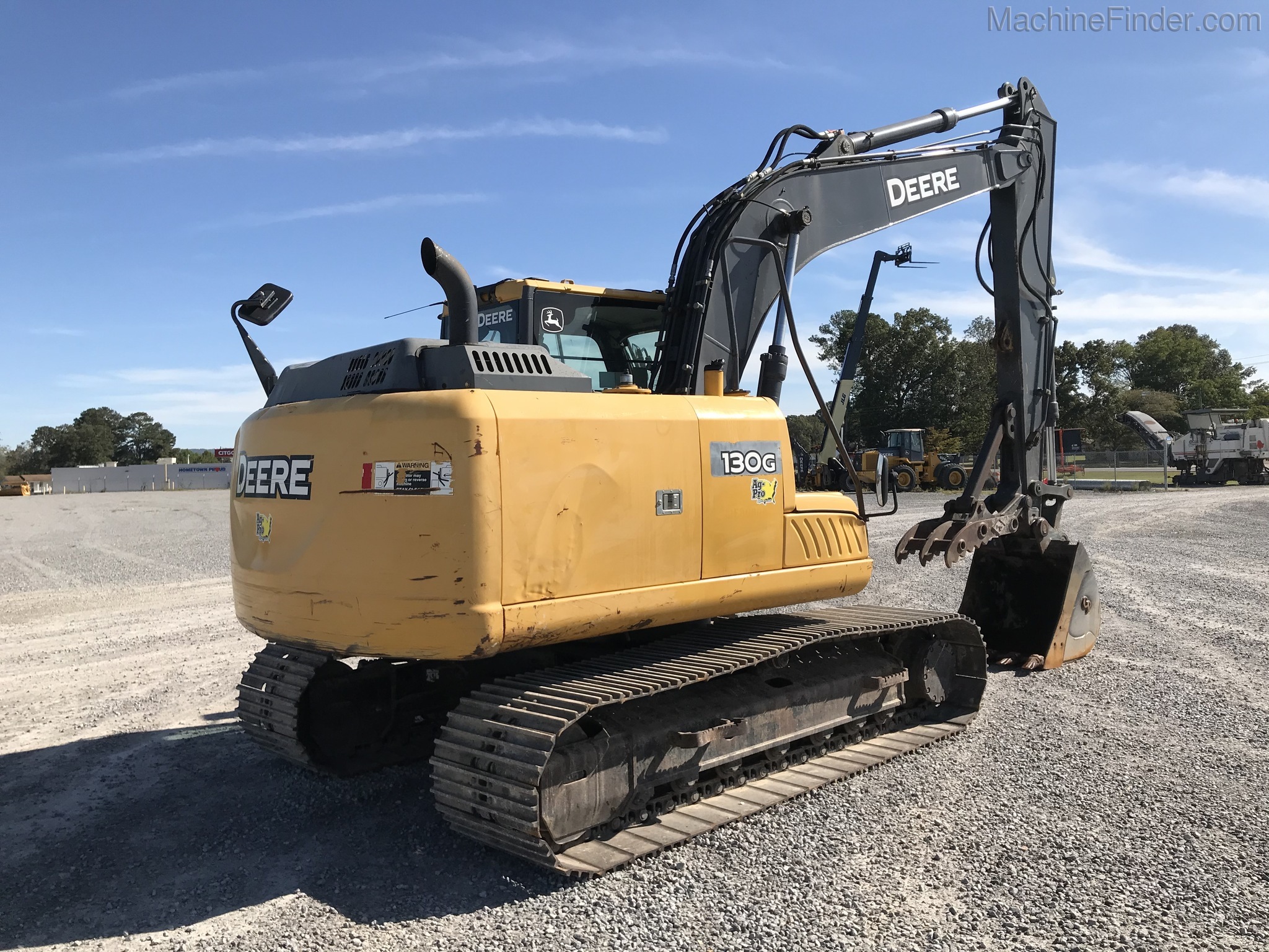 2013 John Deere 130G Image 3