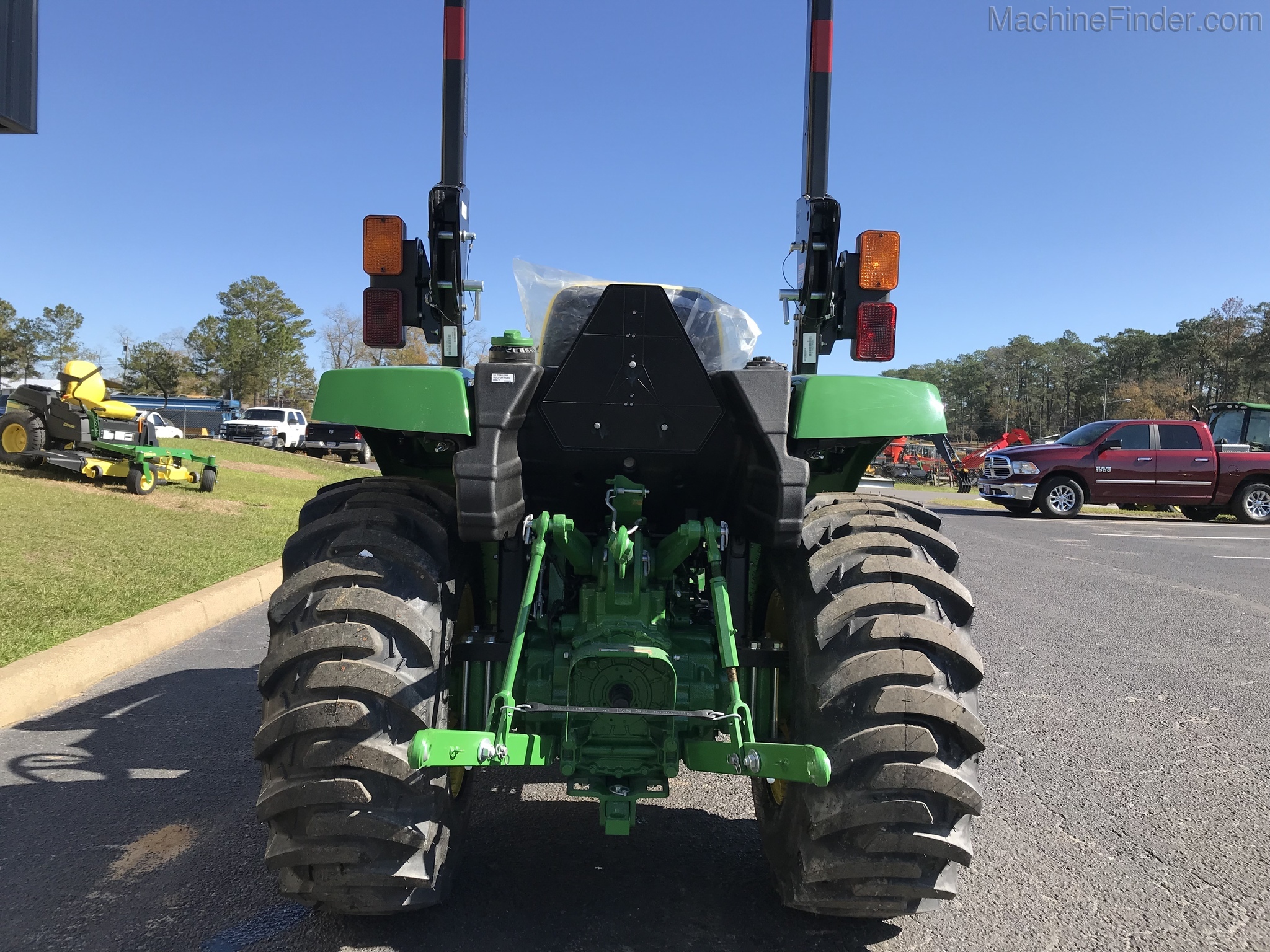 2021 John Deere 3043D Image 4