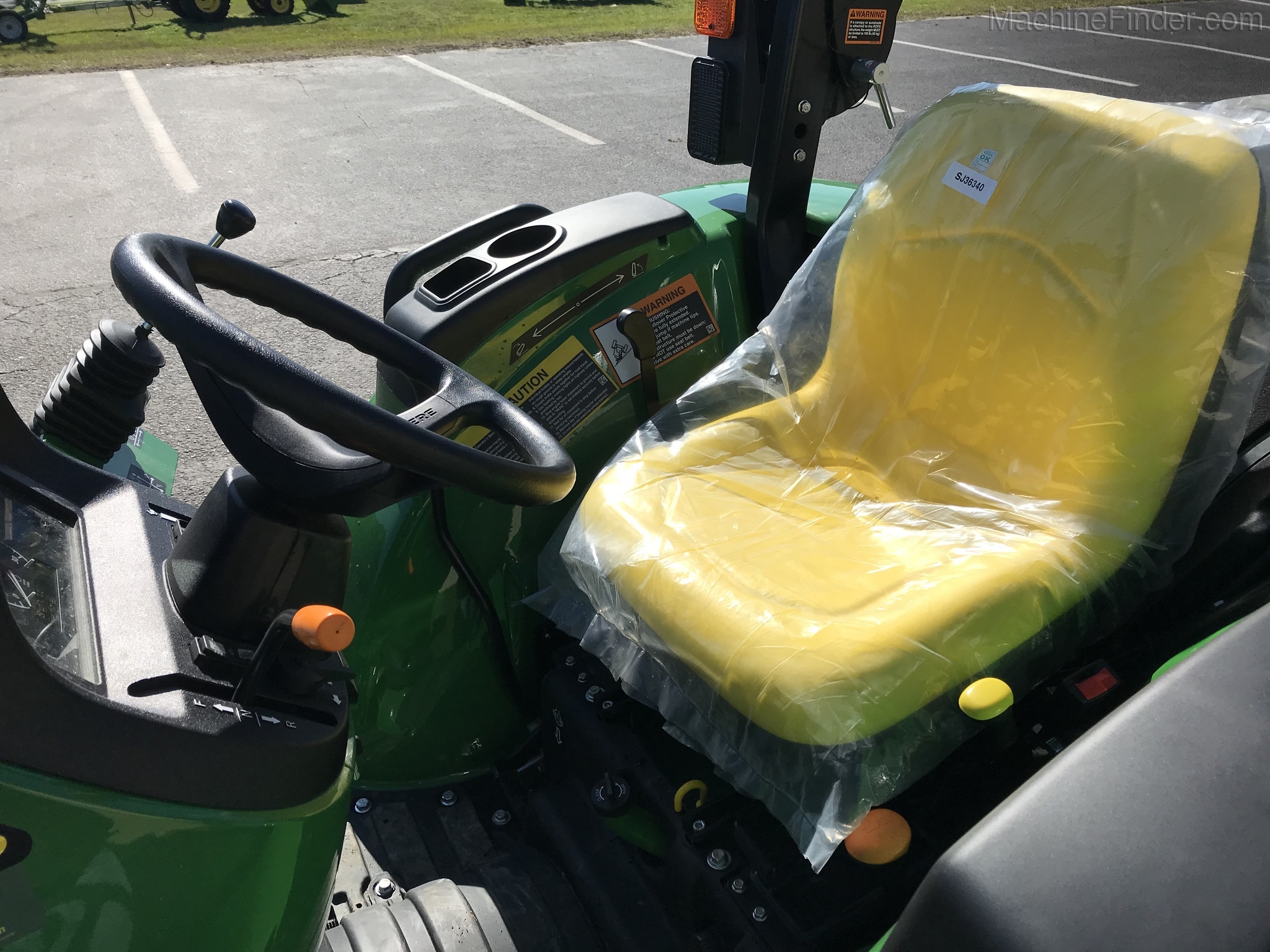 2021 John Deere 3043D Image 8