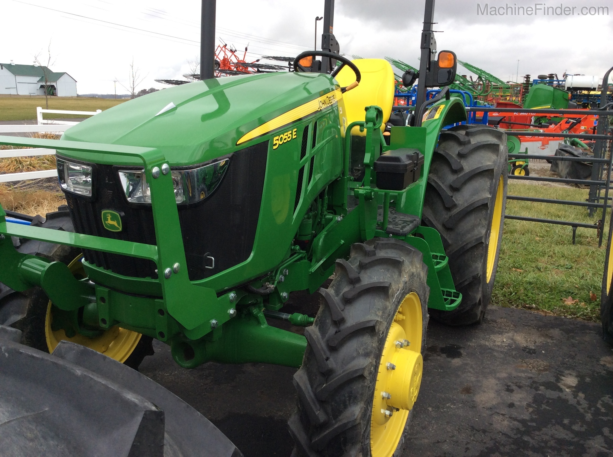 2018 John Deere 5055E Image 2