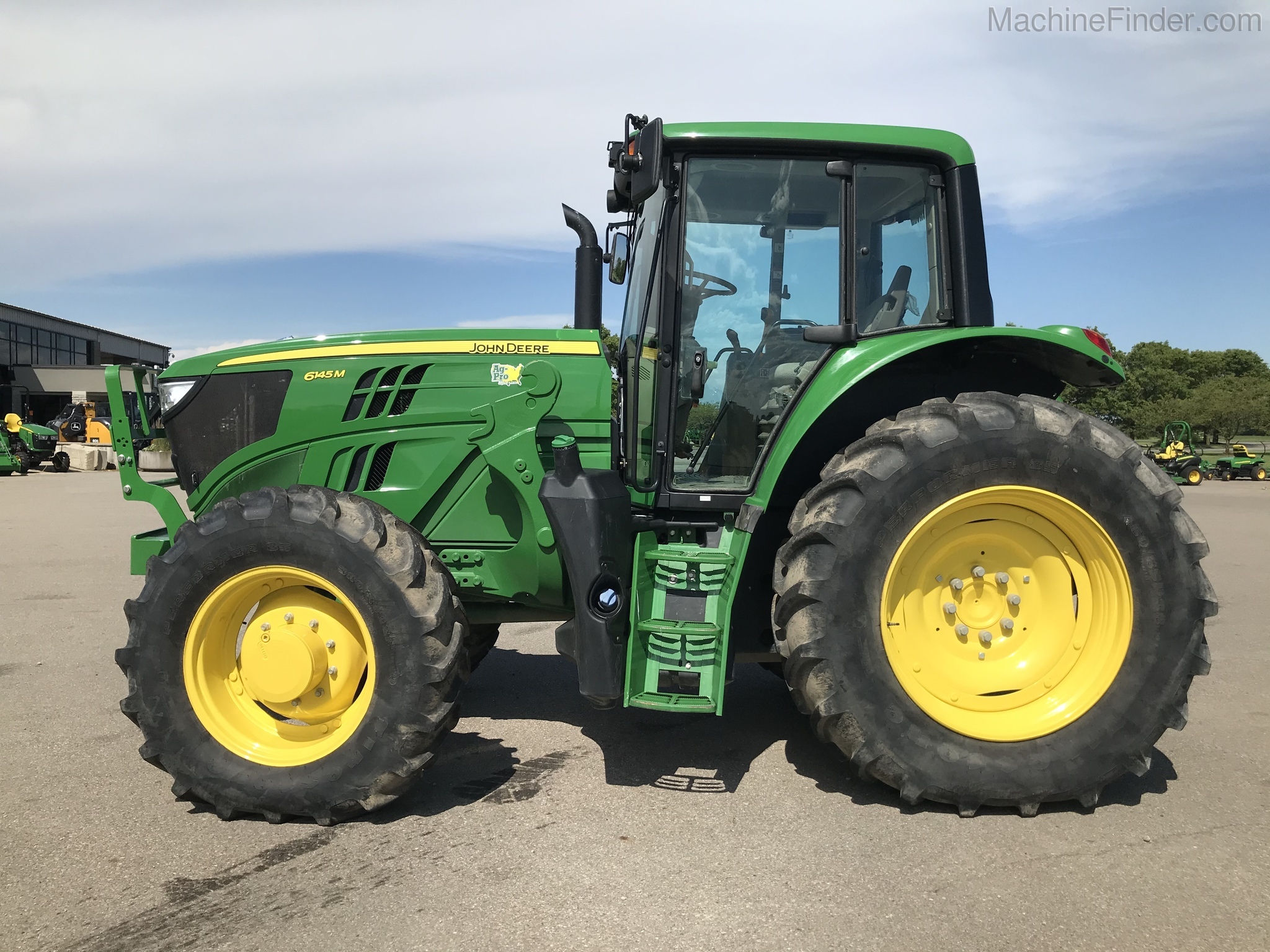 2017 John Deere 6145M Image 2