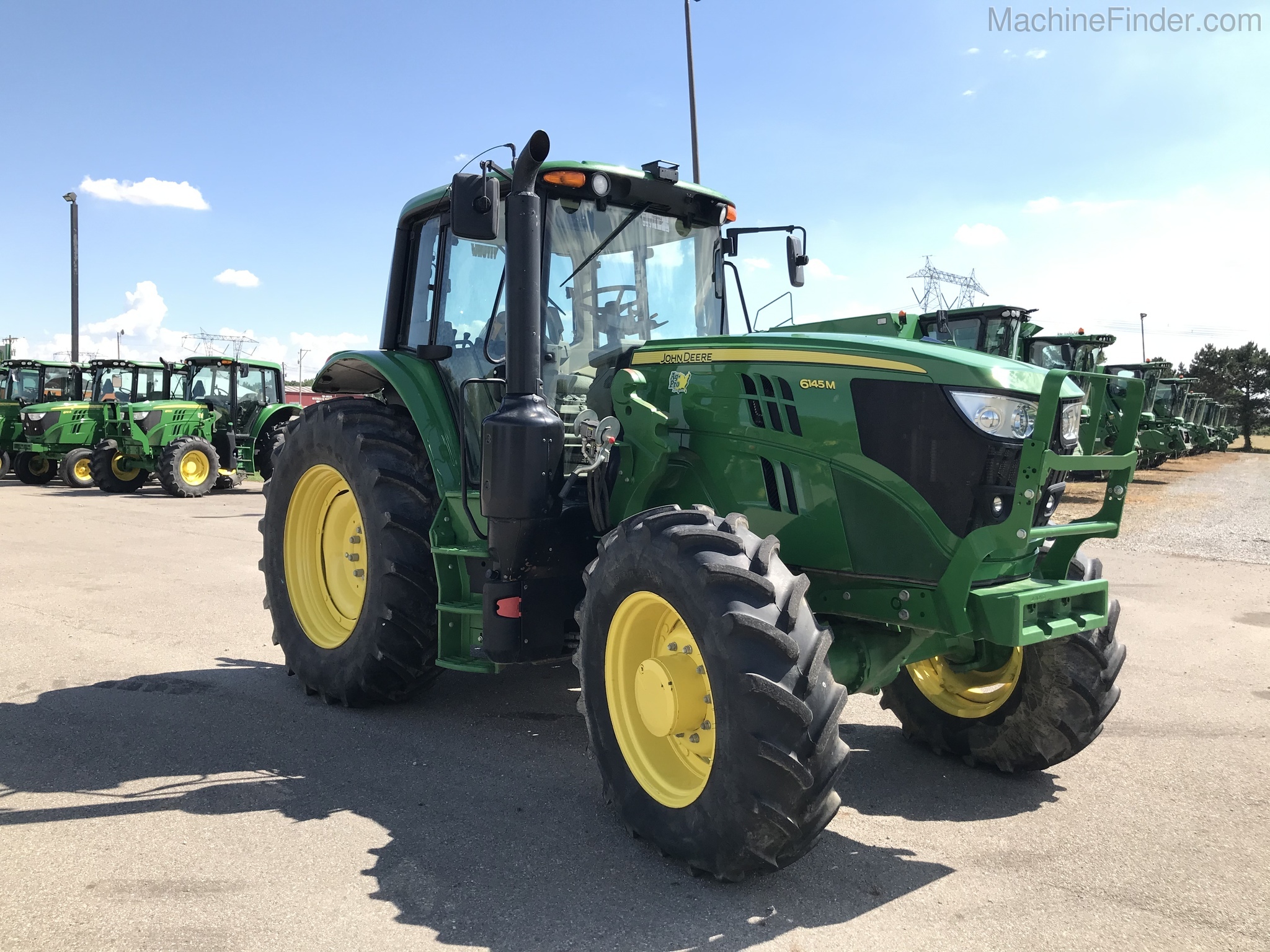 2017 John Deere 6145M Image 5