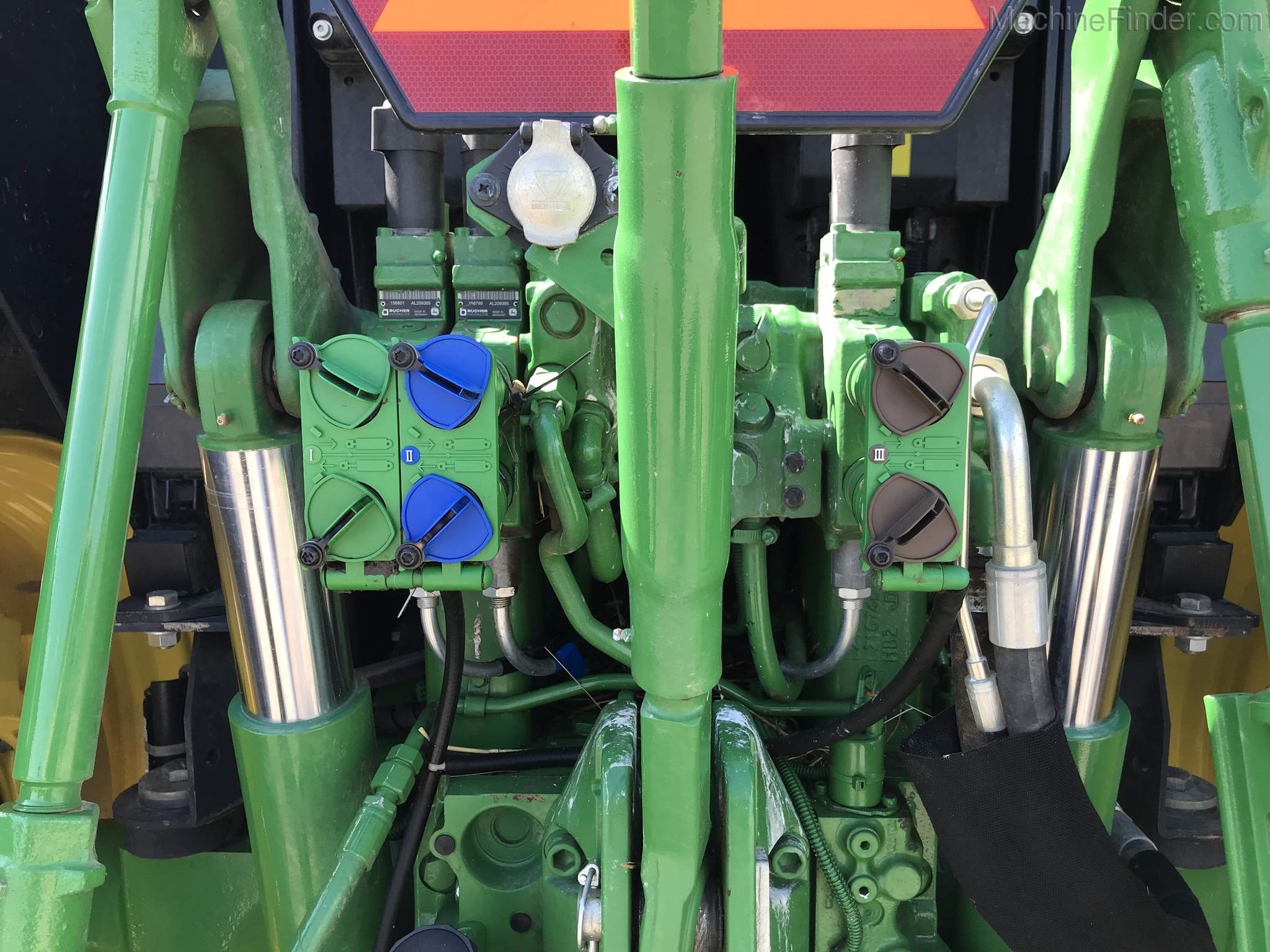 2017 John Deere 6145M Image 11