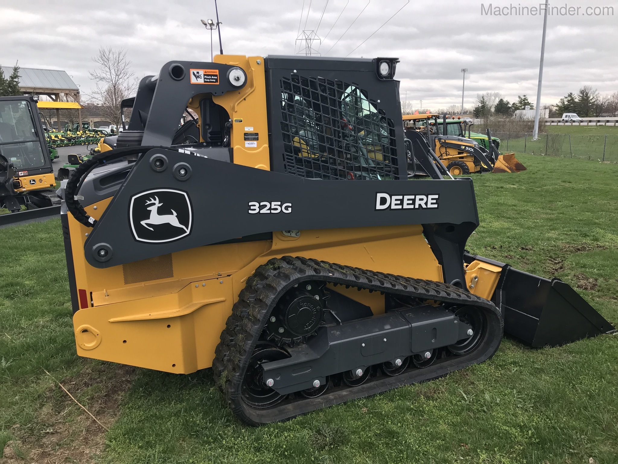 2020 John Deere 325G Image 3