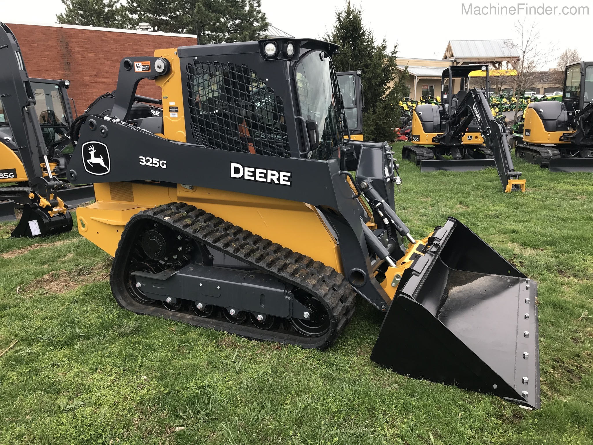 2020 John Deere 325G Image 4