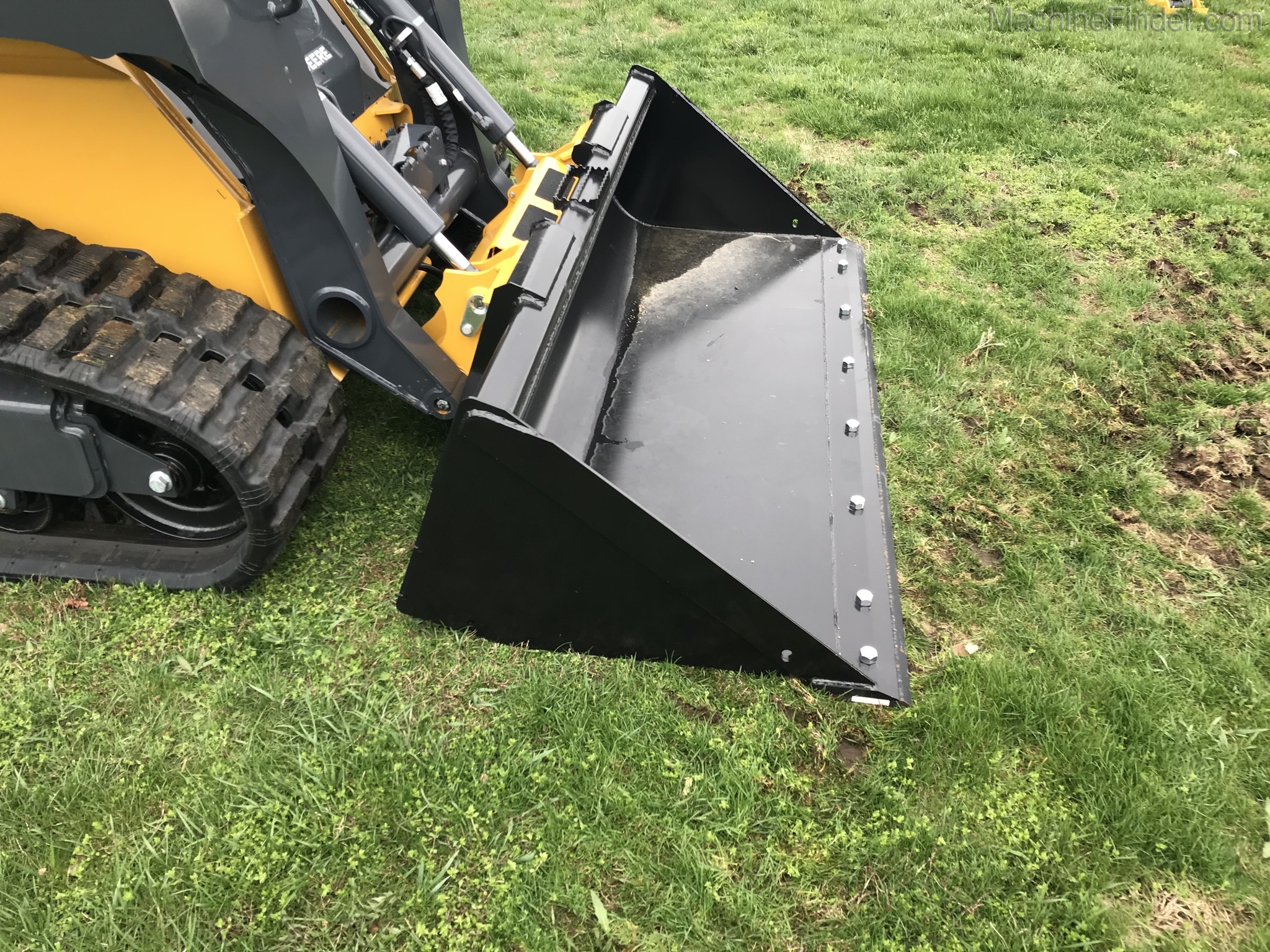 2020 John Deere 325G Image 5