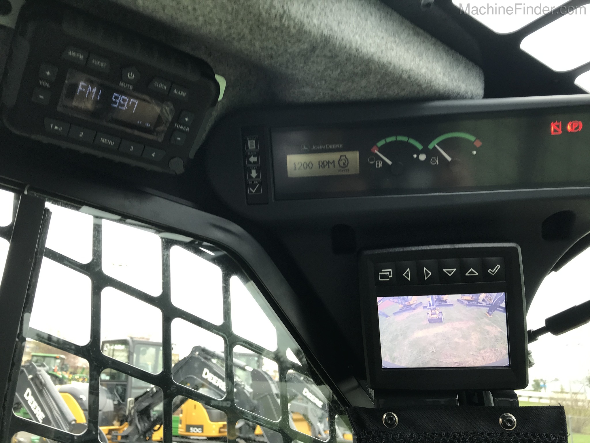 2020 John Deere 325G Image 9