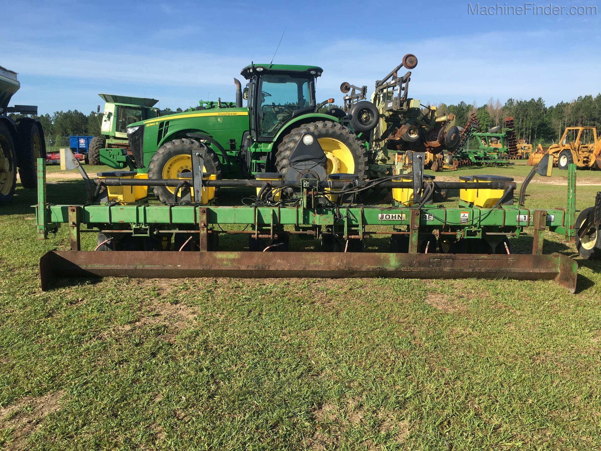 2001 John Deere 1700 Image 3