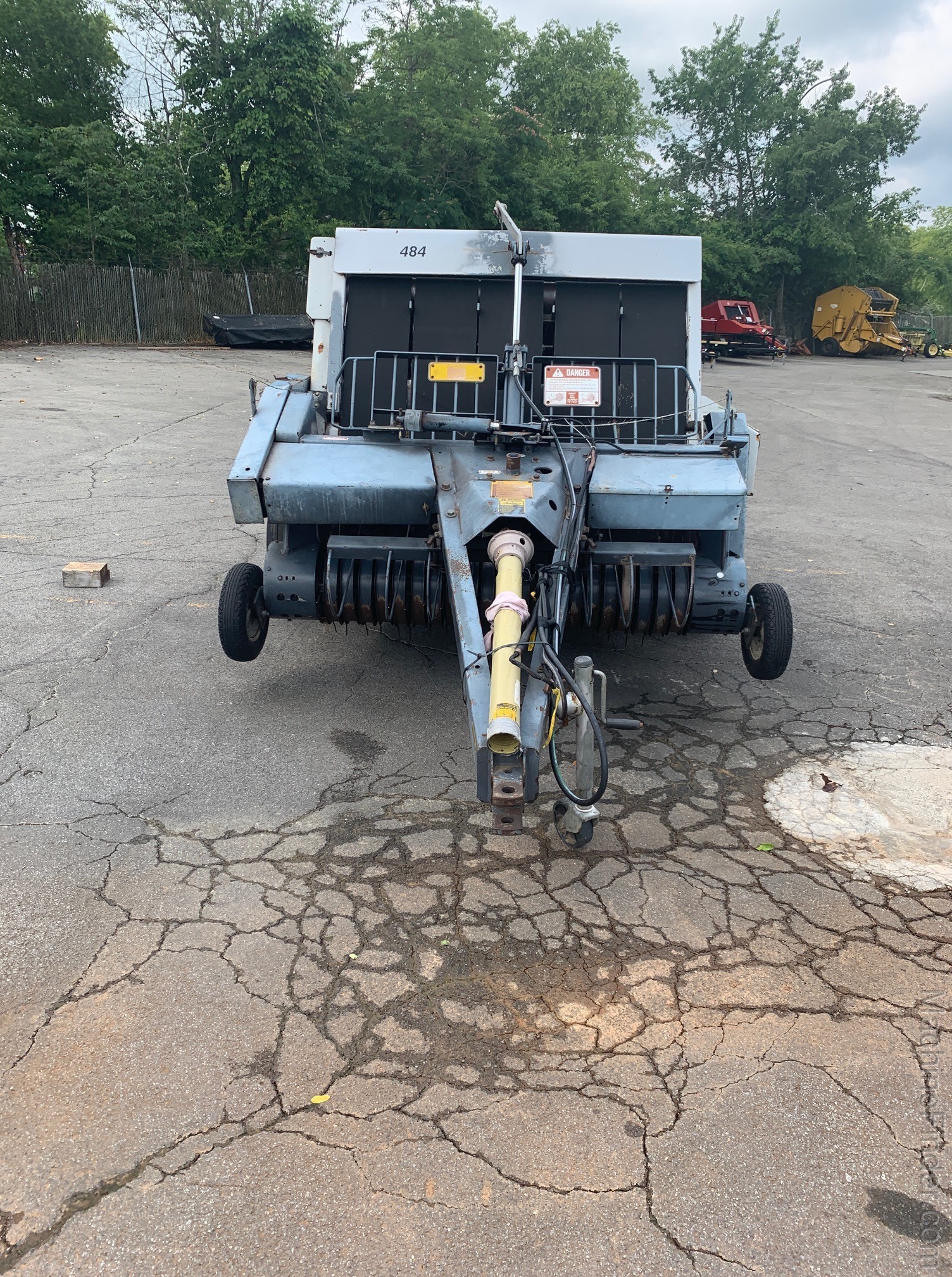 2000 New Idea 484 Image 1