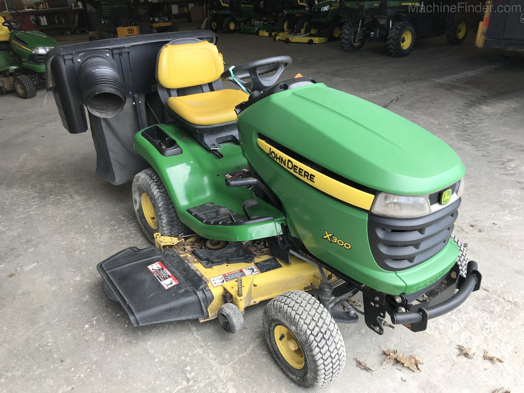 2011 John Deere X300 Image 5