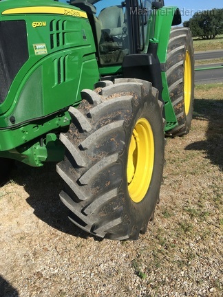 2018 John Deere 6120M Image 2