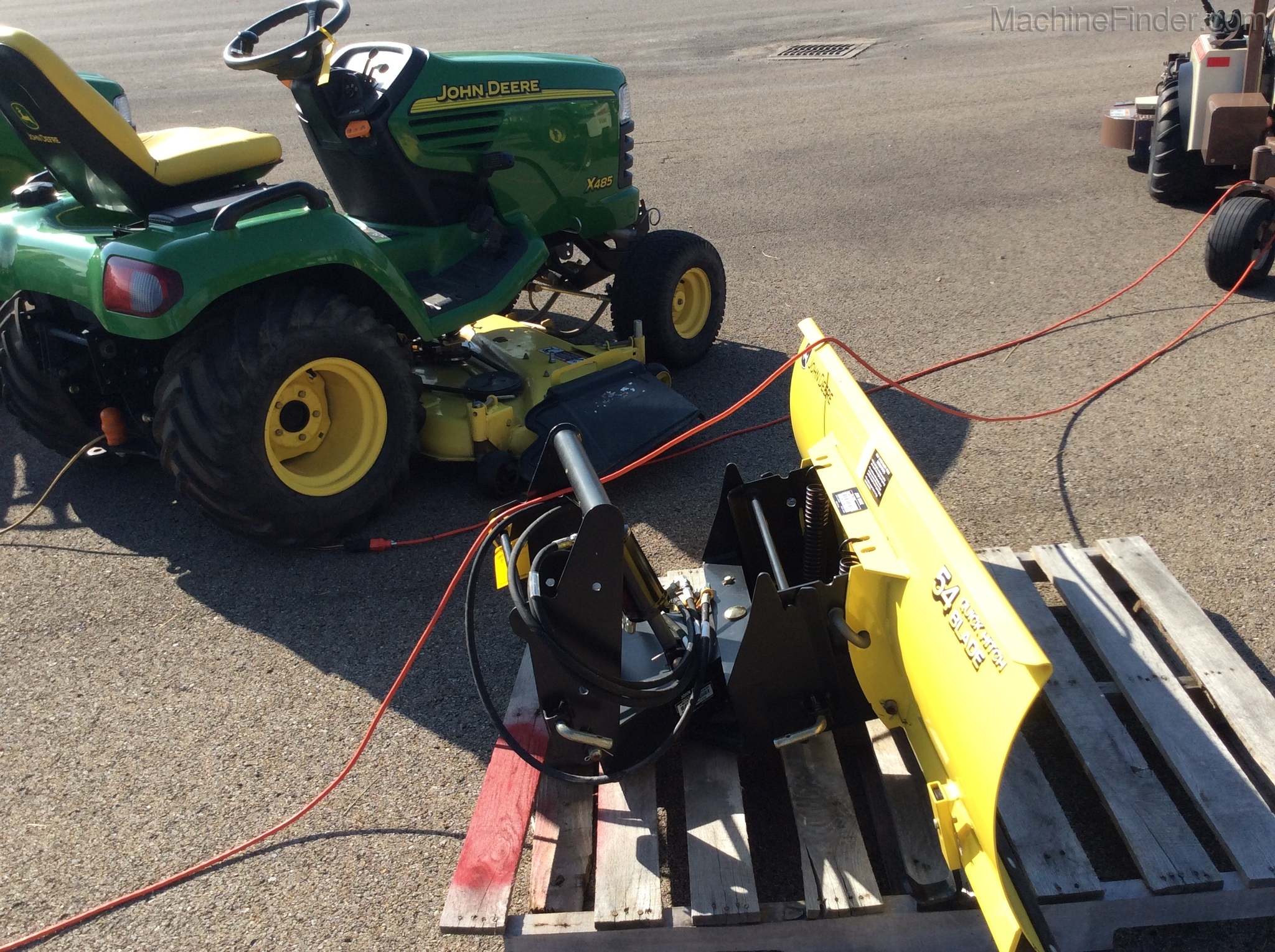 2003 John Deere X485 Image 13