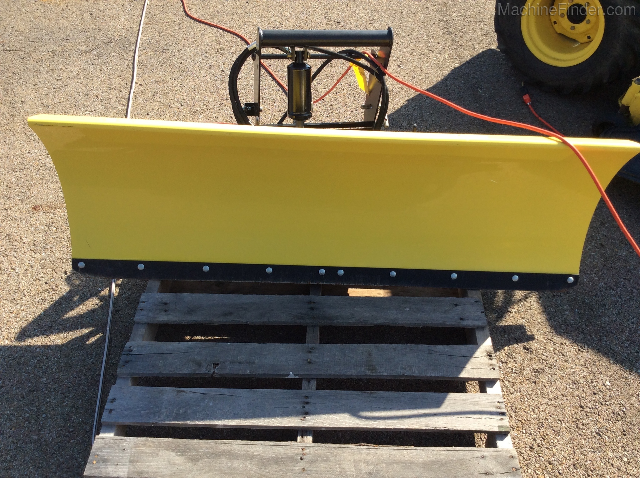 2003 John Deere X485 Image 14