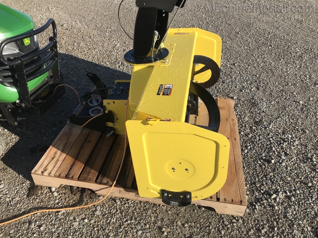 2015 John Deere X590 Image 5