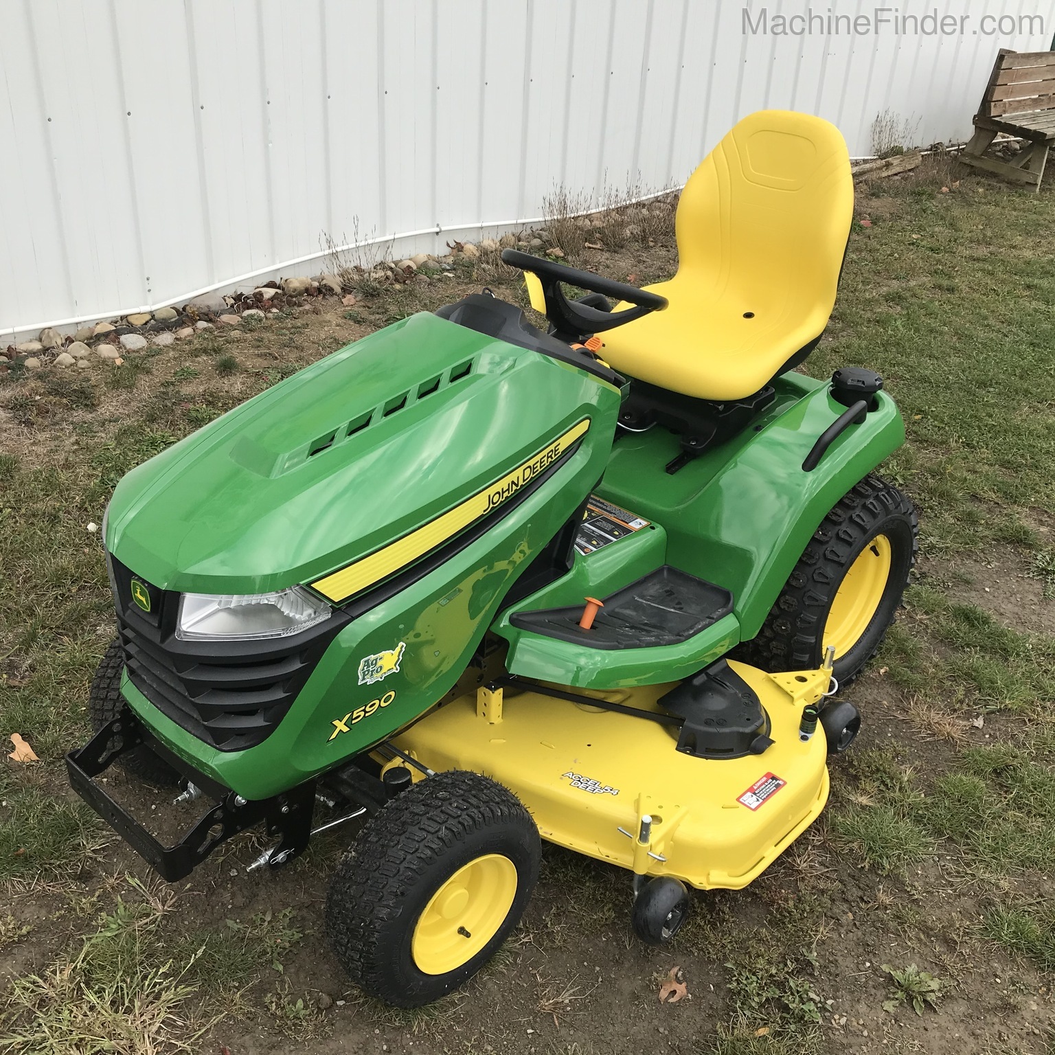 2020 John Deere X590 Image 3
